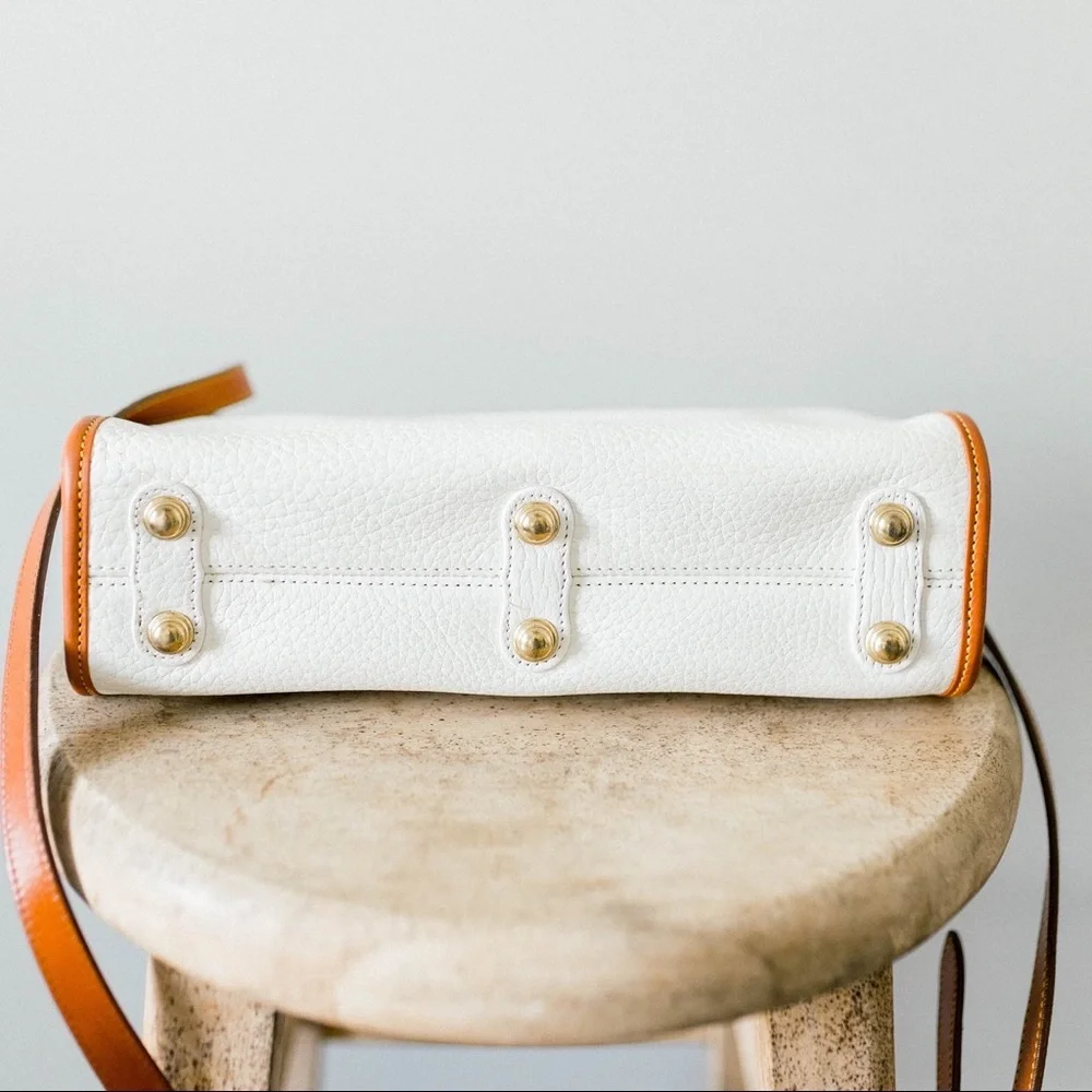 SOLD VINTAGE DOONEY & BOURKE CROSSBODY - Picture 5 of 9